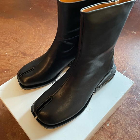 Maison Martin Margiela Other - Maison Margiela tabi airbag heel ankle boots